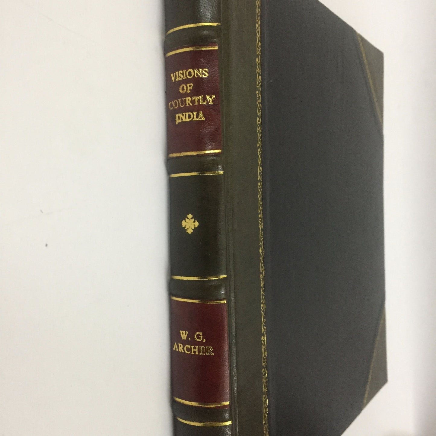 Visions of Courtly India: The Archer Collection of Pahari Miniatures by W.G. Archer (January 1, 1976)